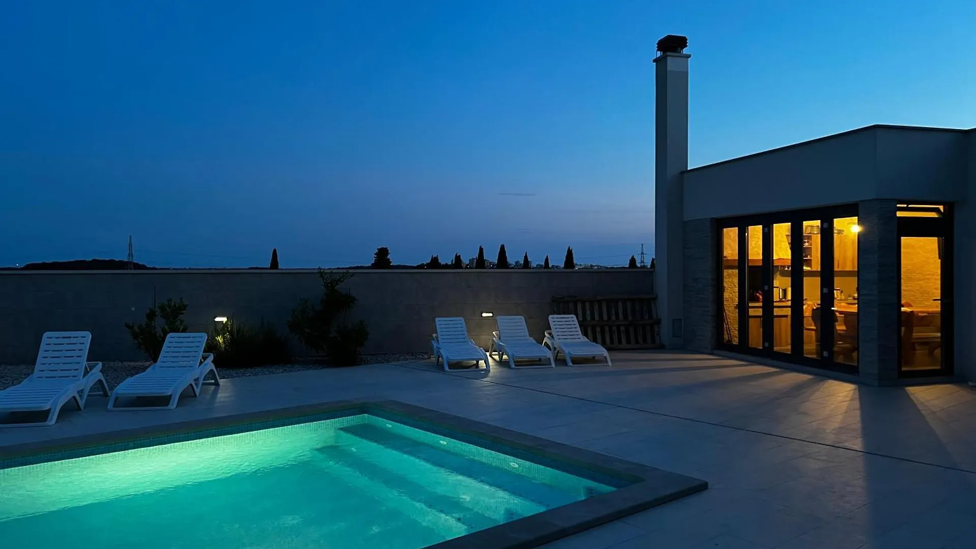 Villa Mare - Modern Villa With Swimming Pool And Jacuzzi Pola