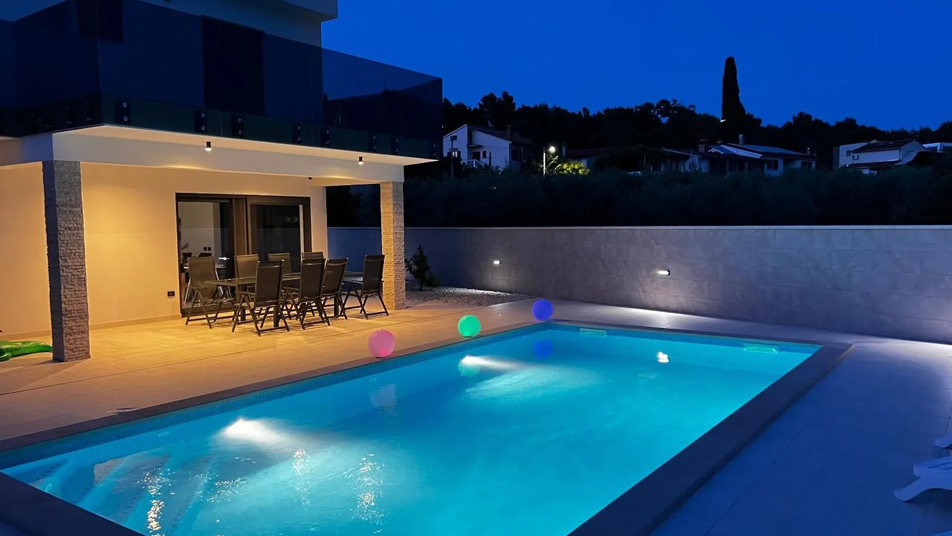 Villa Mare - Modern Villa With Swimming Pool And Jacuzzi Pola