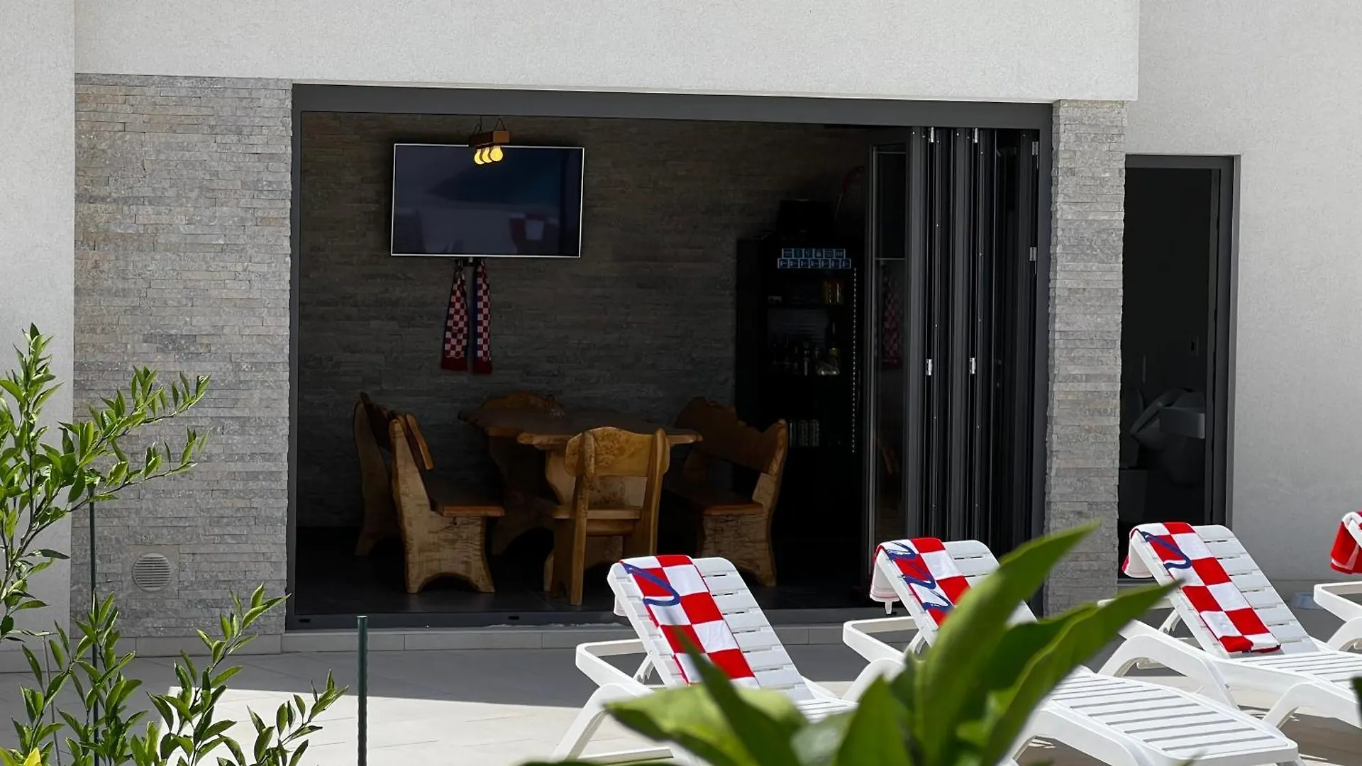 Villa Mare - Modern Villa With Swimming Pool And Jacuzzi Pola