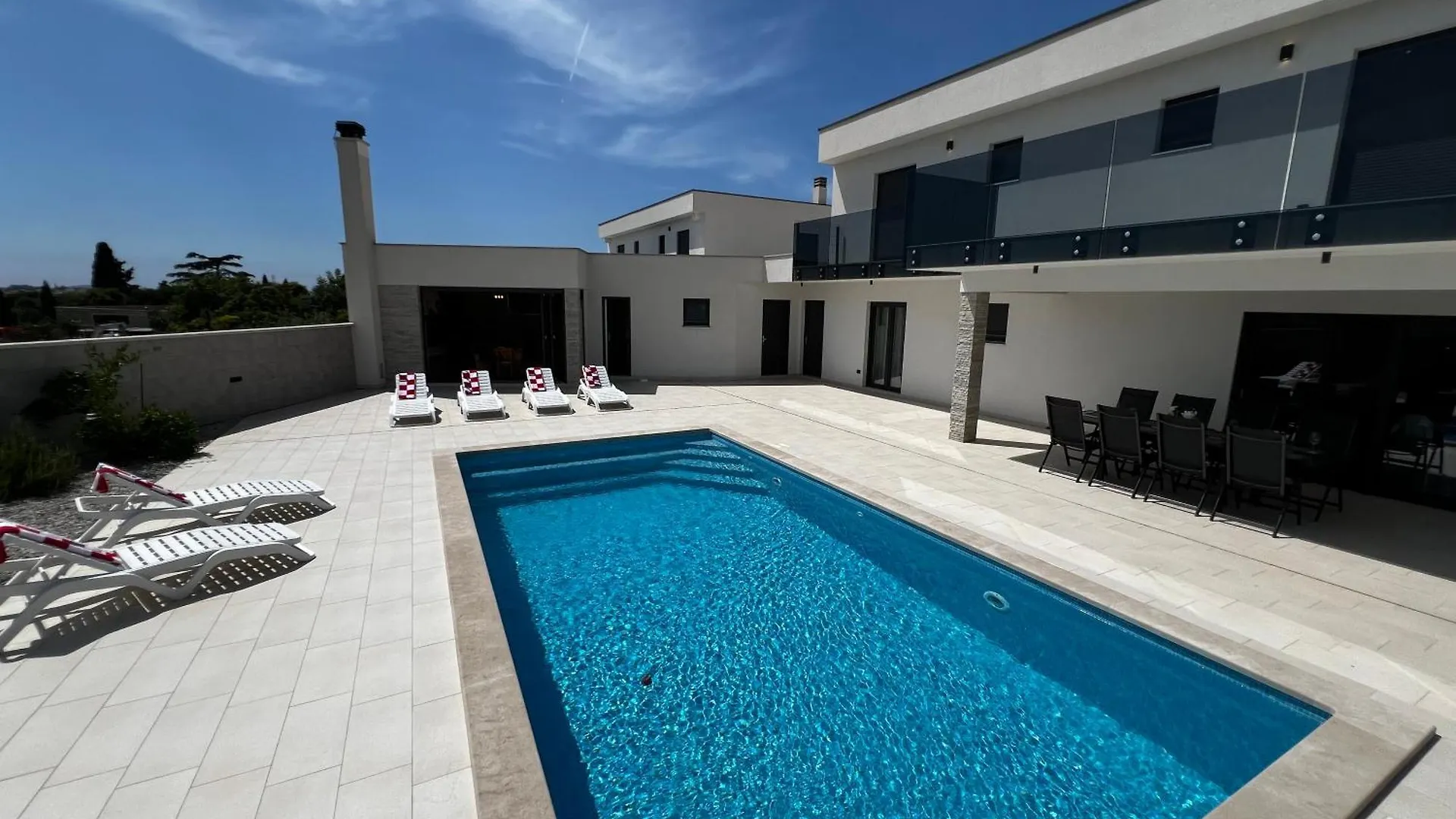 Villa Mare - Modern Villa With Swimming Pool And Jacuzzi Pola
